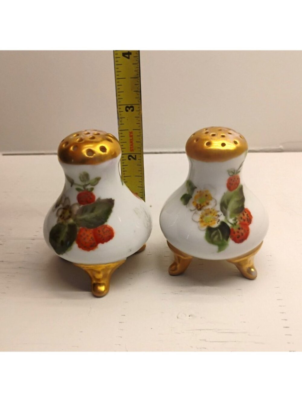 Vtg Hand Painted Porcelain Strawberry Salt Pepper Shakers w/Stoppers - Picture 5 of 6